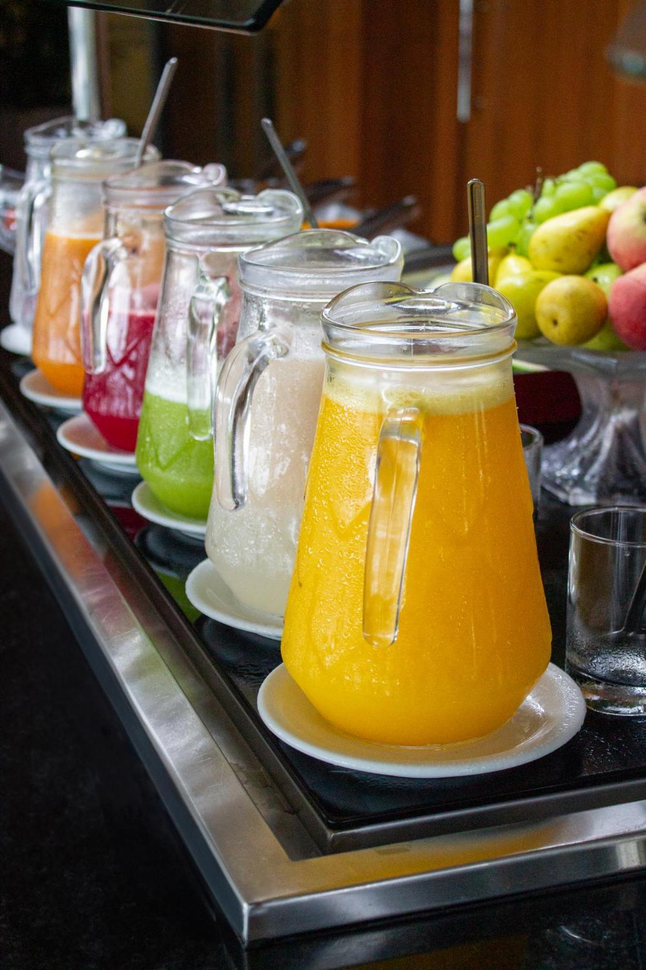 Hotel Senac Ilha Do Boi 维多利亚 外观 照片 A pitcher of orange juice