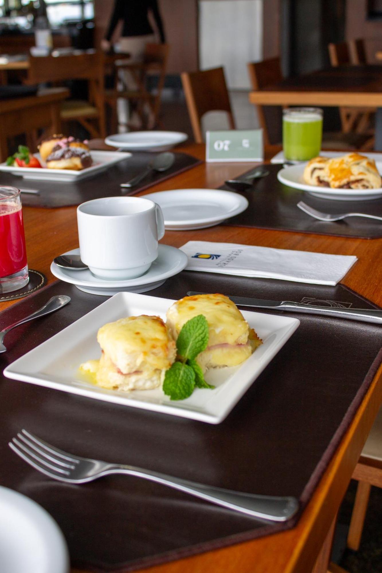 Hotel Senac Ilha Do Boi 维多利亚 外观 照片 A plate of cheese soufflé