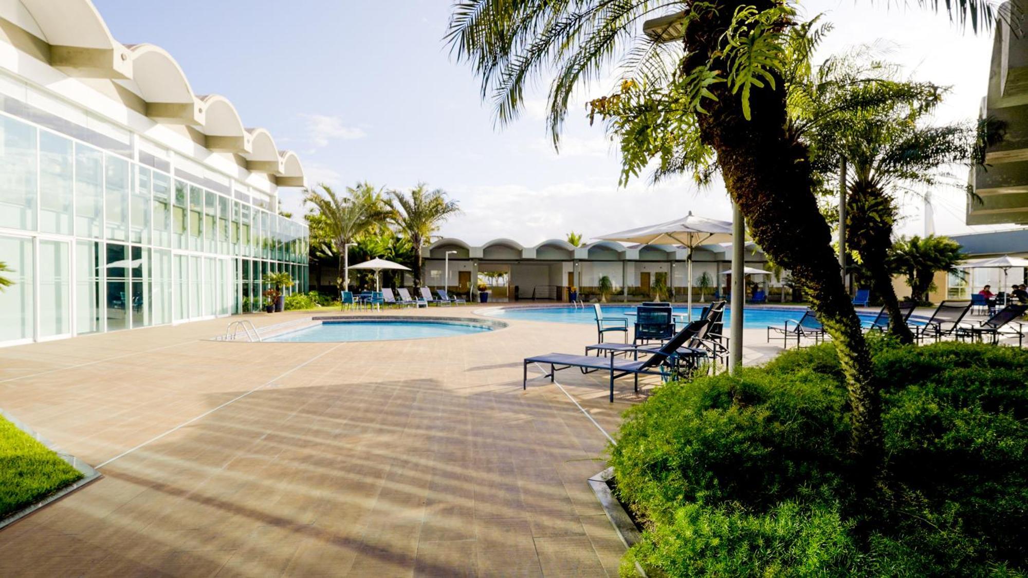 Hotel Senac Ilha Do Boi 维多利亚 外观 照片 The swimming pool at the hotel