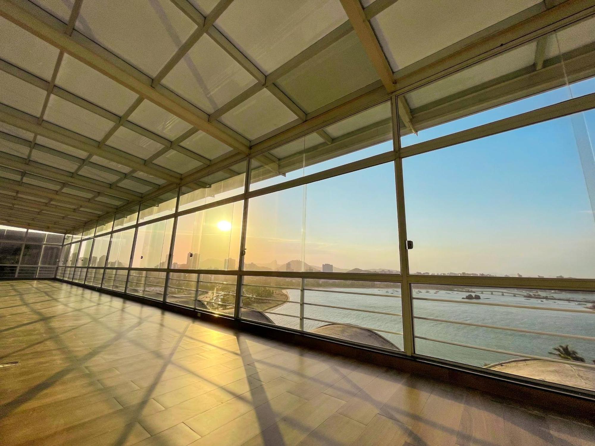 Hotel Senac Ilha Do Boi 维多利亚 外观 照片 The interior of the airport