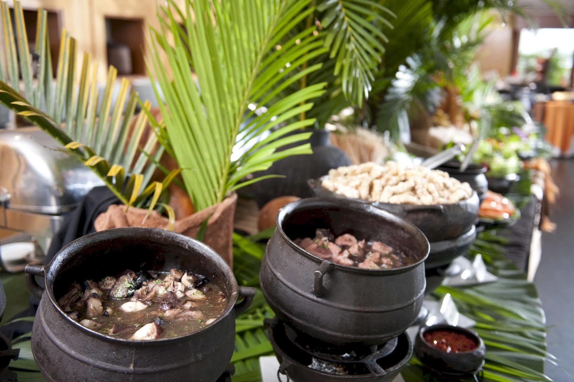 Hotel Senac Ilha Do Boi 维多利亚 外观 照片 A selection of African cuisine
